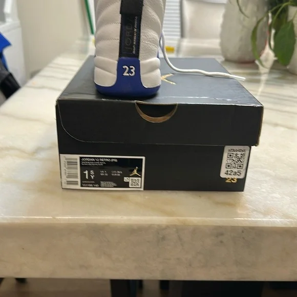 Nike White and Blue Low-Top Sneakers with Mesh Upper